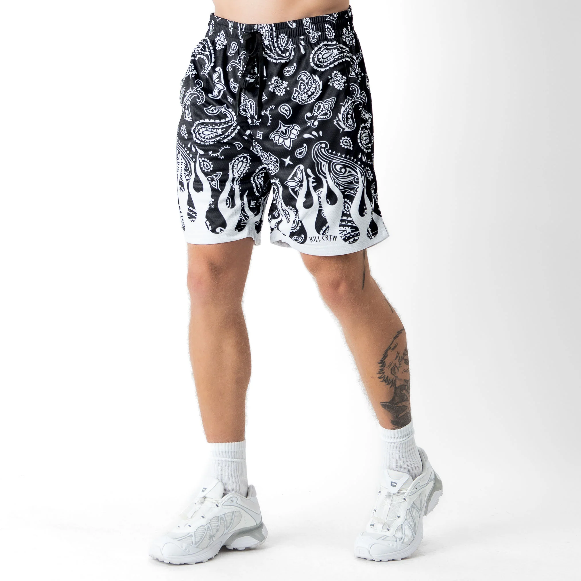 RELAXED CUT SHORTS BANDANA FLAME - BLACK / WHITE - Image 3