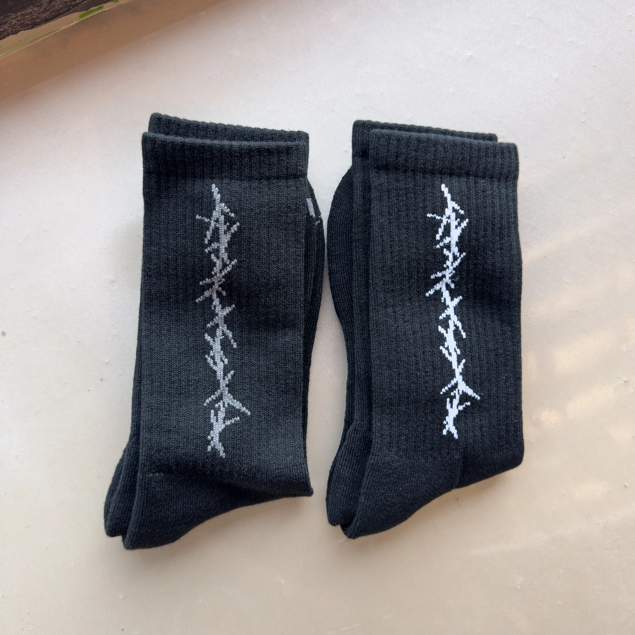 BARBWIRE HIGH SOCKS - BLACKOUT - Image 4