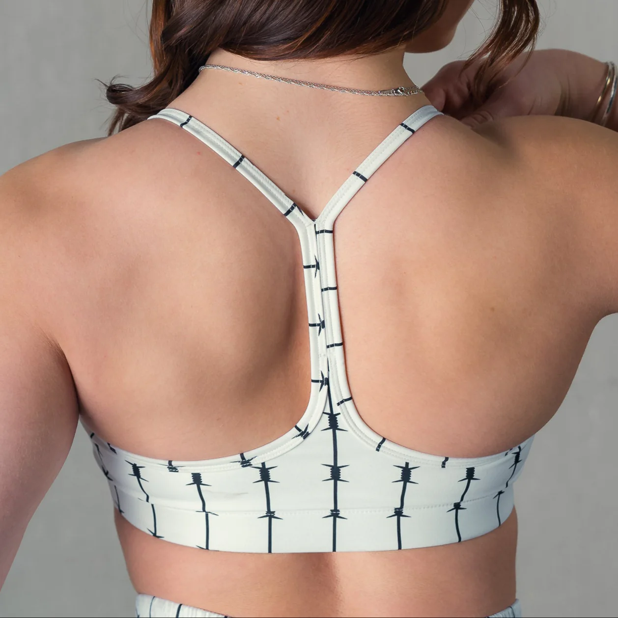 BARBWIRE SPORTS BRA - WHITE / RED - Image 2
