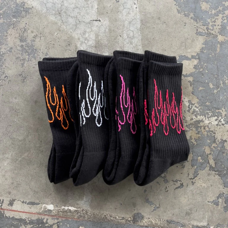 FLAME HIGH SOCKS - BLACK / RED - Image 4