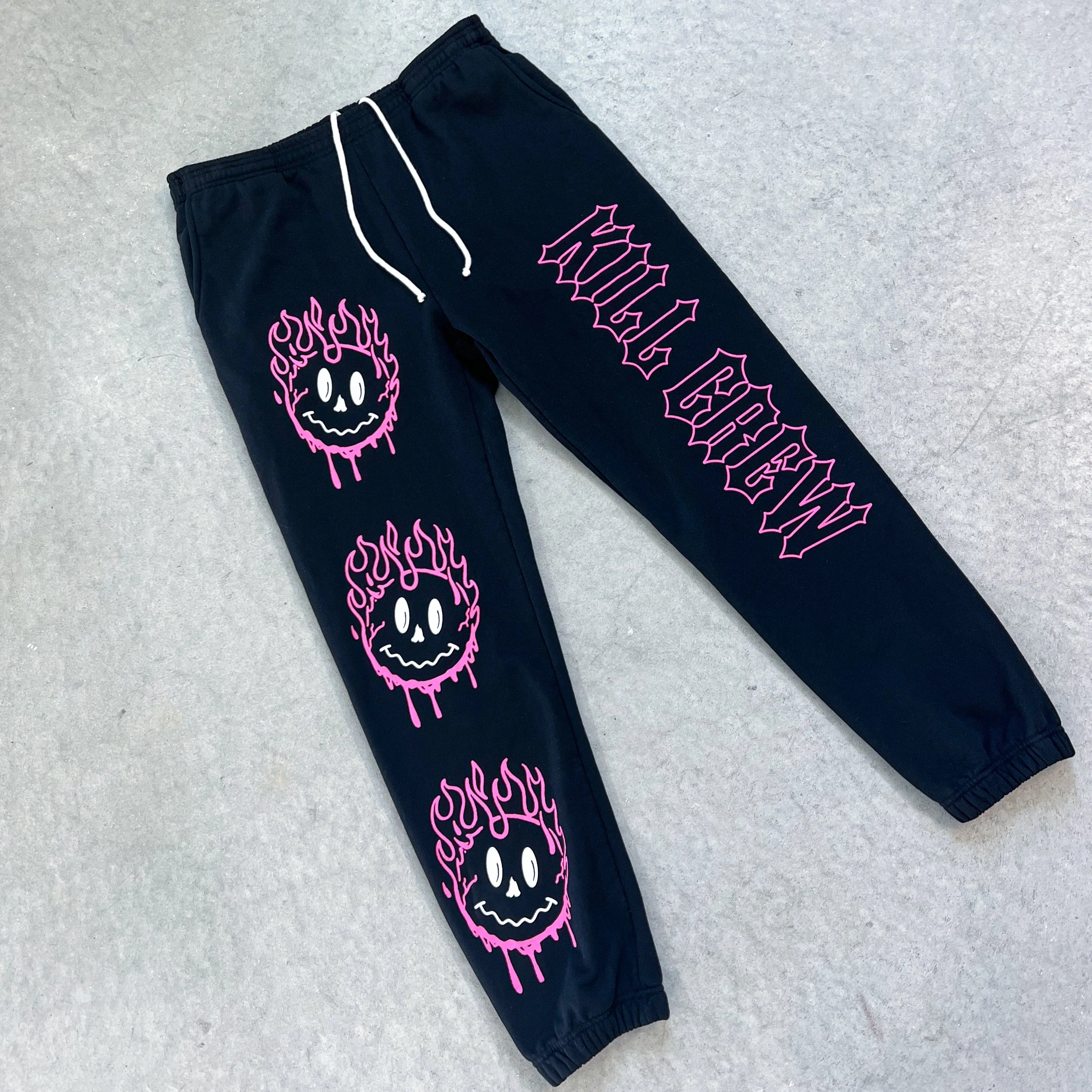 HEAVYWEIGHT LUX SMILEY SWEATPANTS FLAME - BLACK / PINK - Image 2