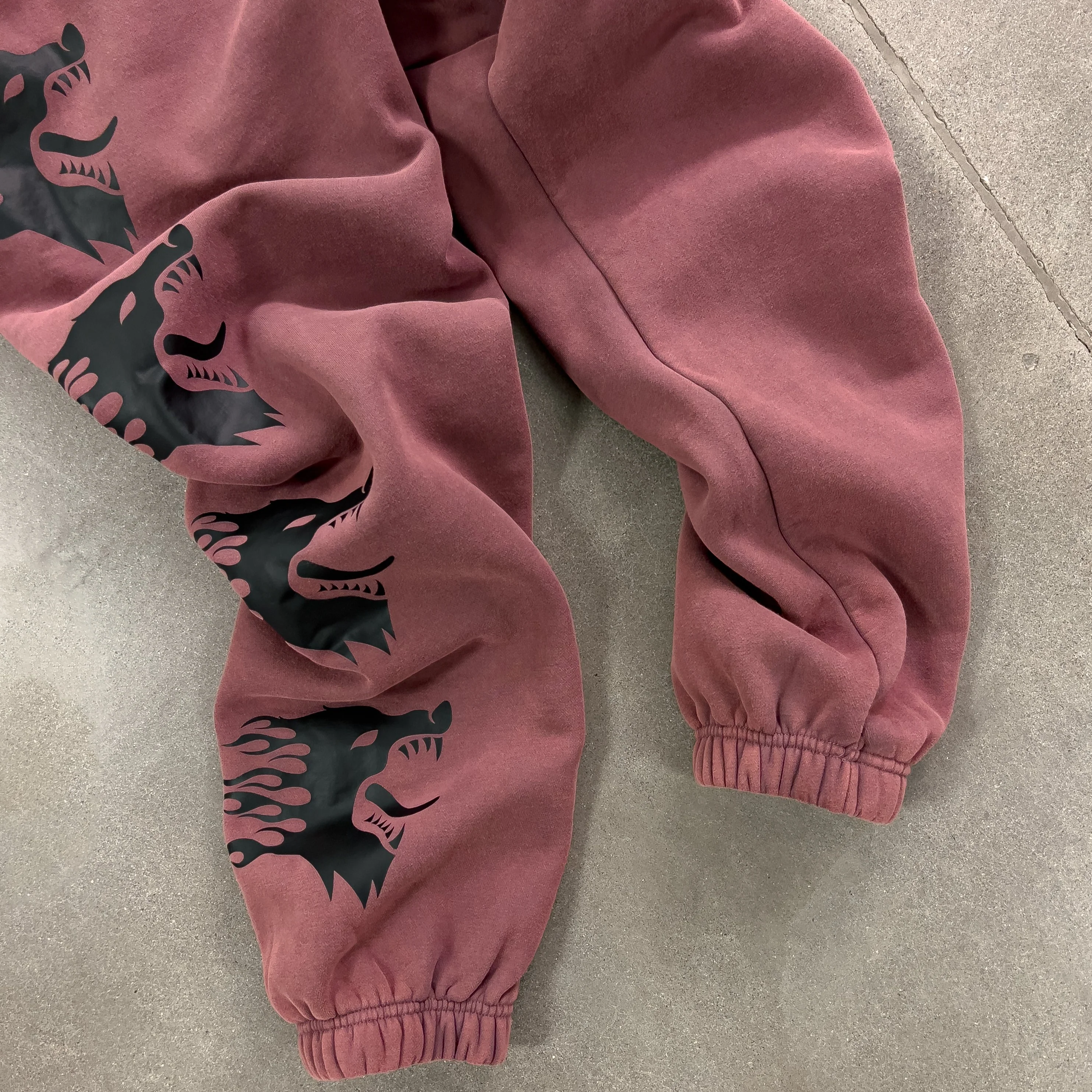 HEAVYWEIGHT LUX "WAR WOLF" SWEATPANTS - MAROON - Image 3