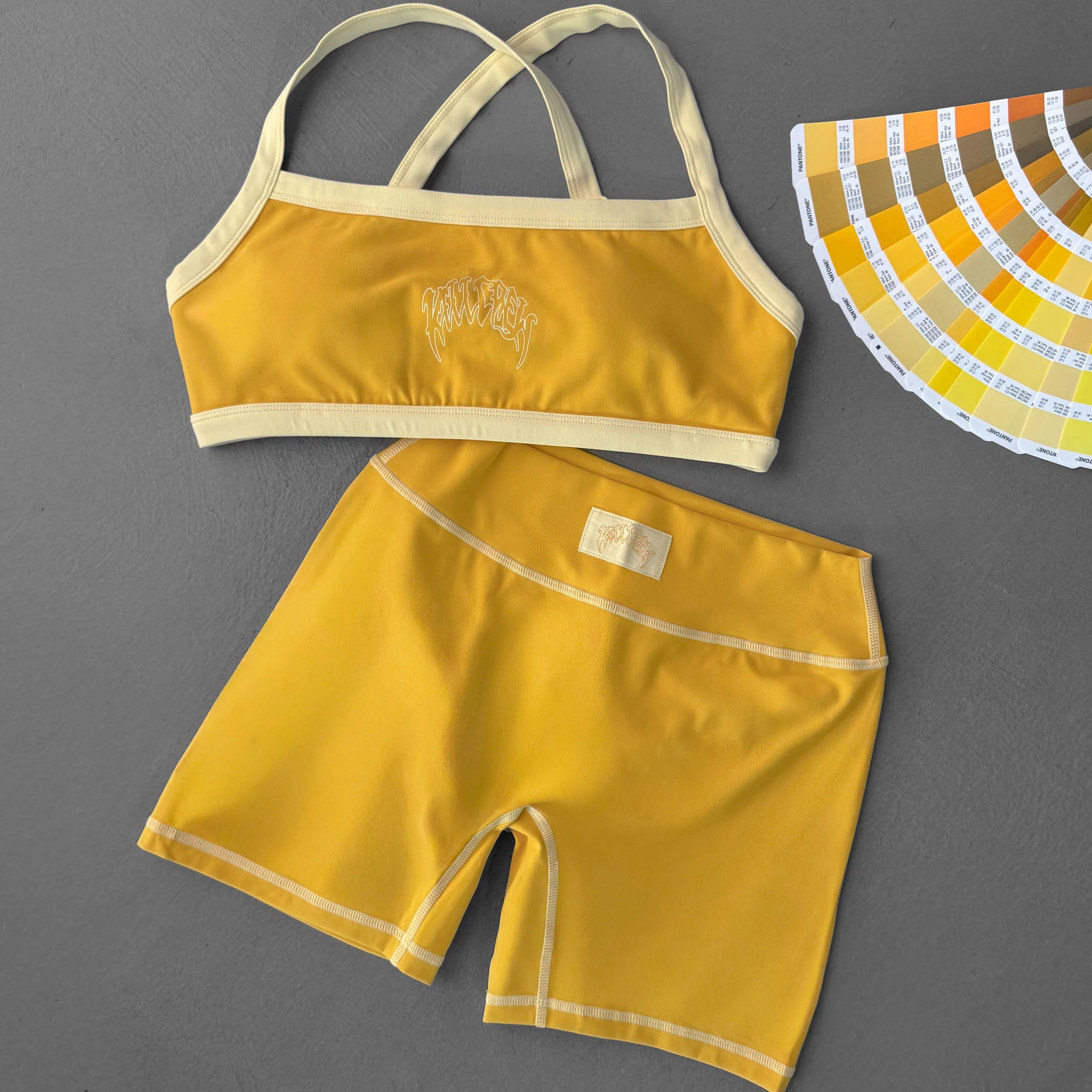 MID RISE COLOR BLOCK BIKER SHORT - AMBER - Image 4