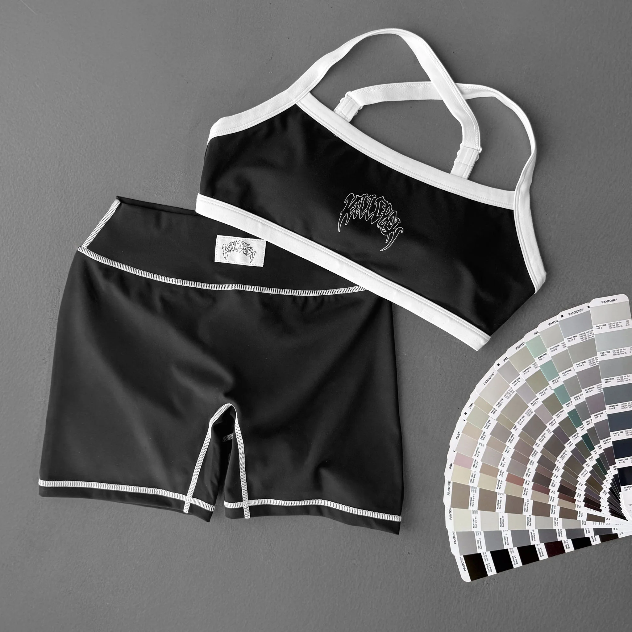 MID RISE COLOR BLOCK BIKER SHORT - BLACK - Image 4