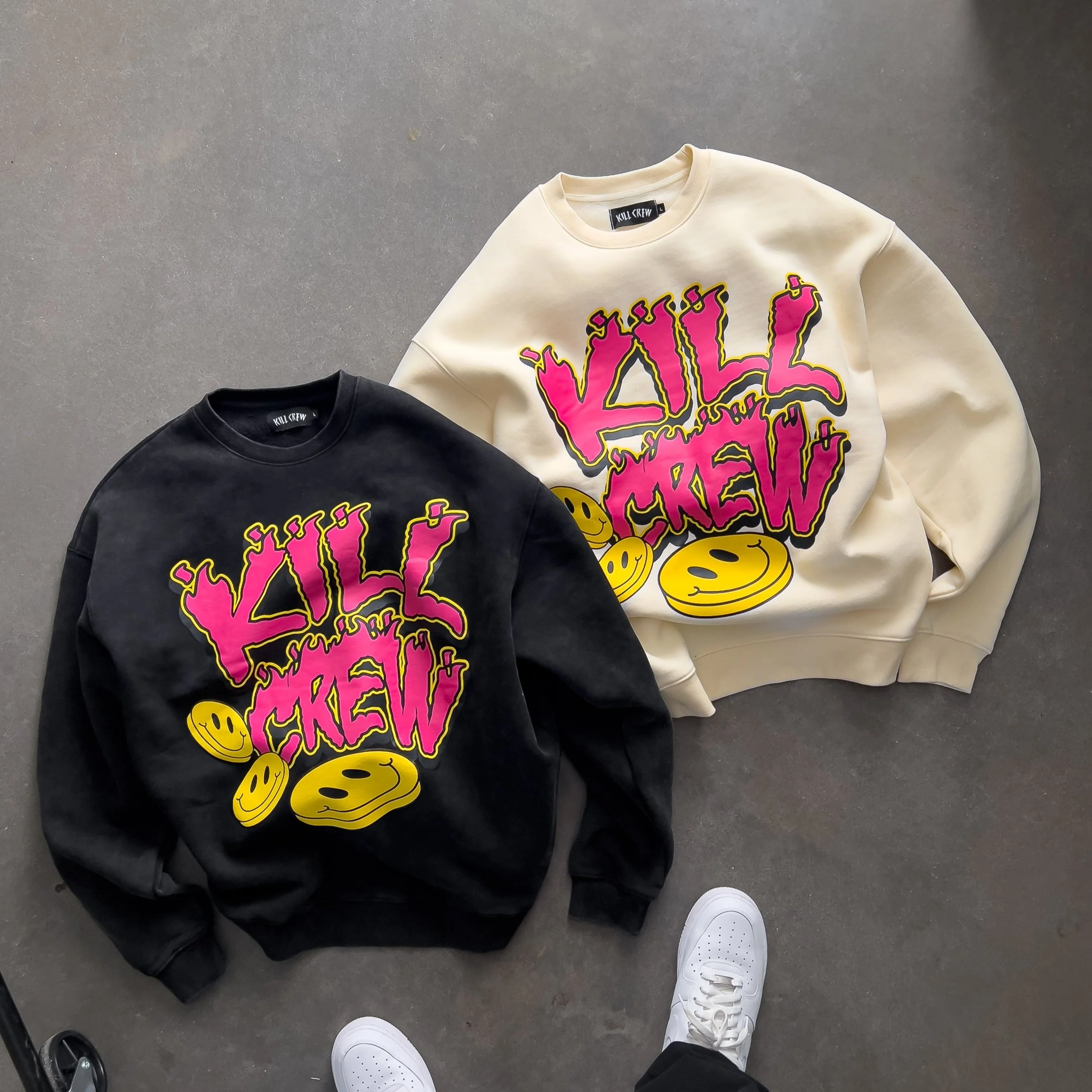 OVERSIZED LUX "HAPPY PILLS" CREW NECK - CREAM - Image 3