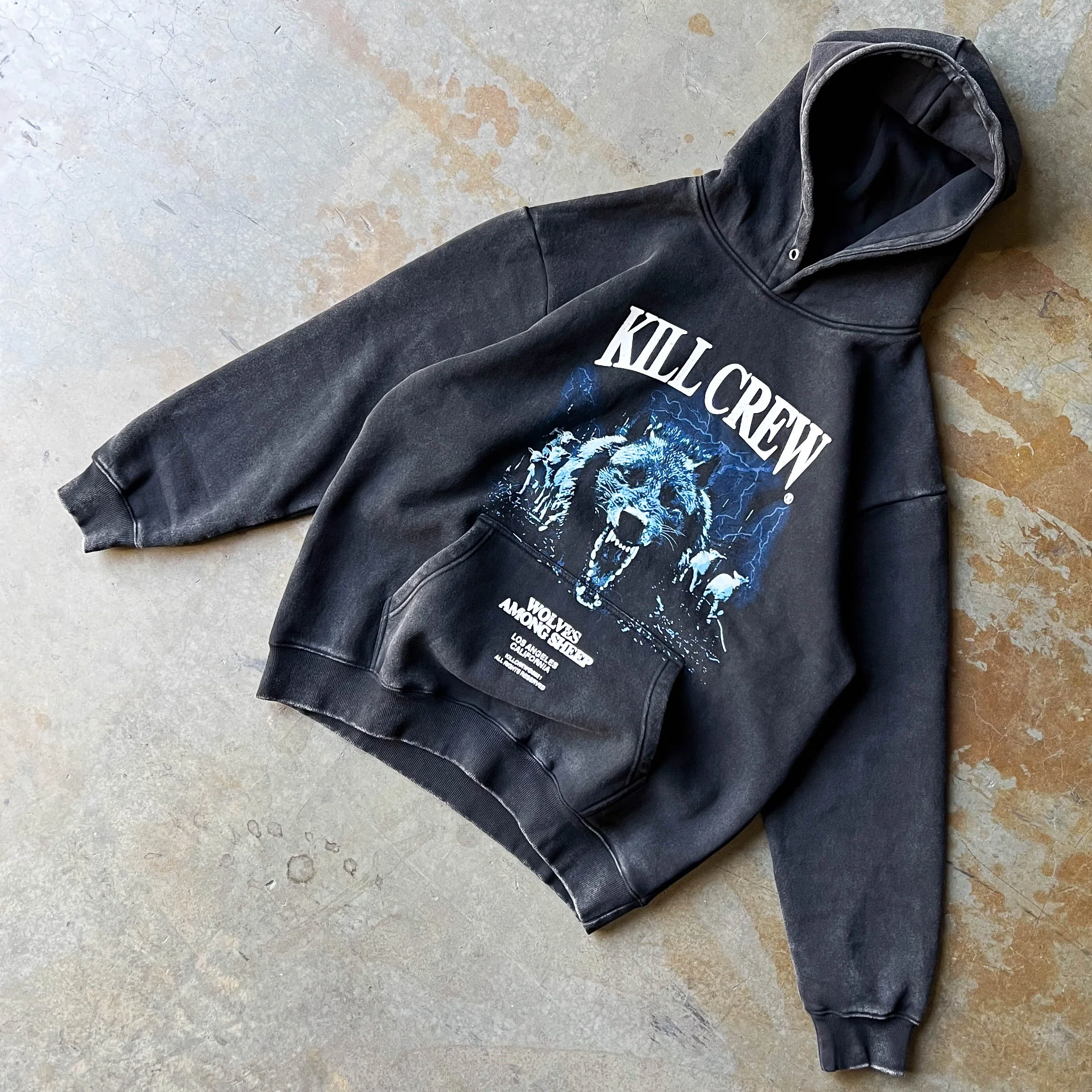 OVERSIZED LUX MIDST OF WOLVES HOODIE - BLACK - Image 2