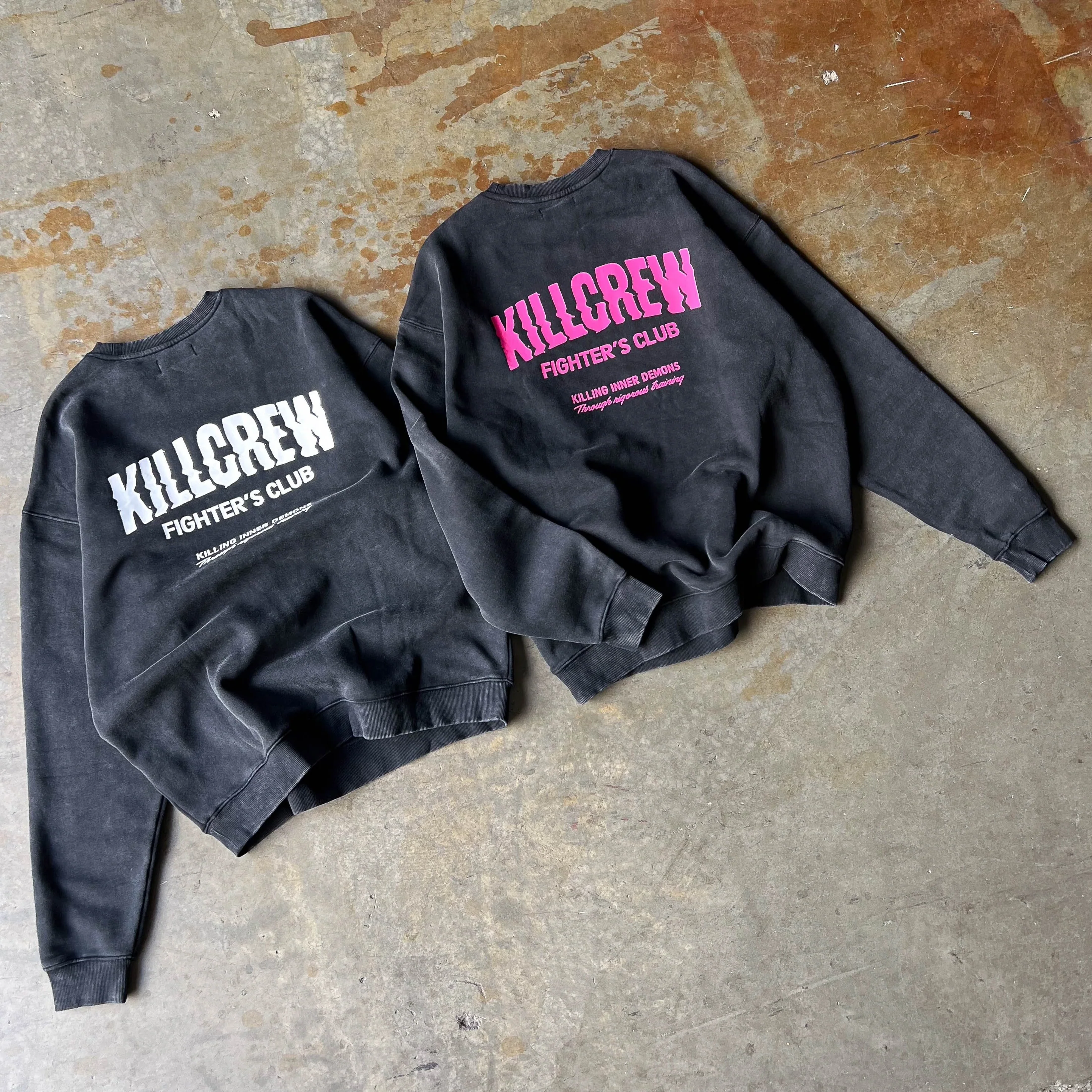 OVERSIZED LUX RIGOROUS TRAINING CREW NECK - BLACK / PINK - Image 4