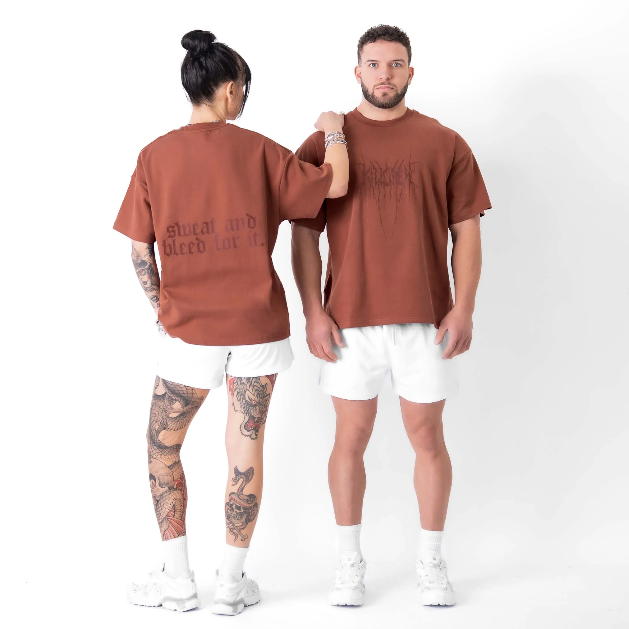 RELAXED FIT NATURAL COTTON "SWEAT & BLEED" T-SHIRT - BROWN - Image 2