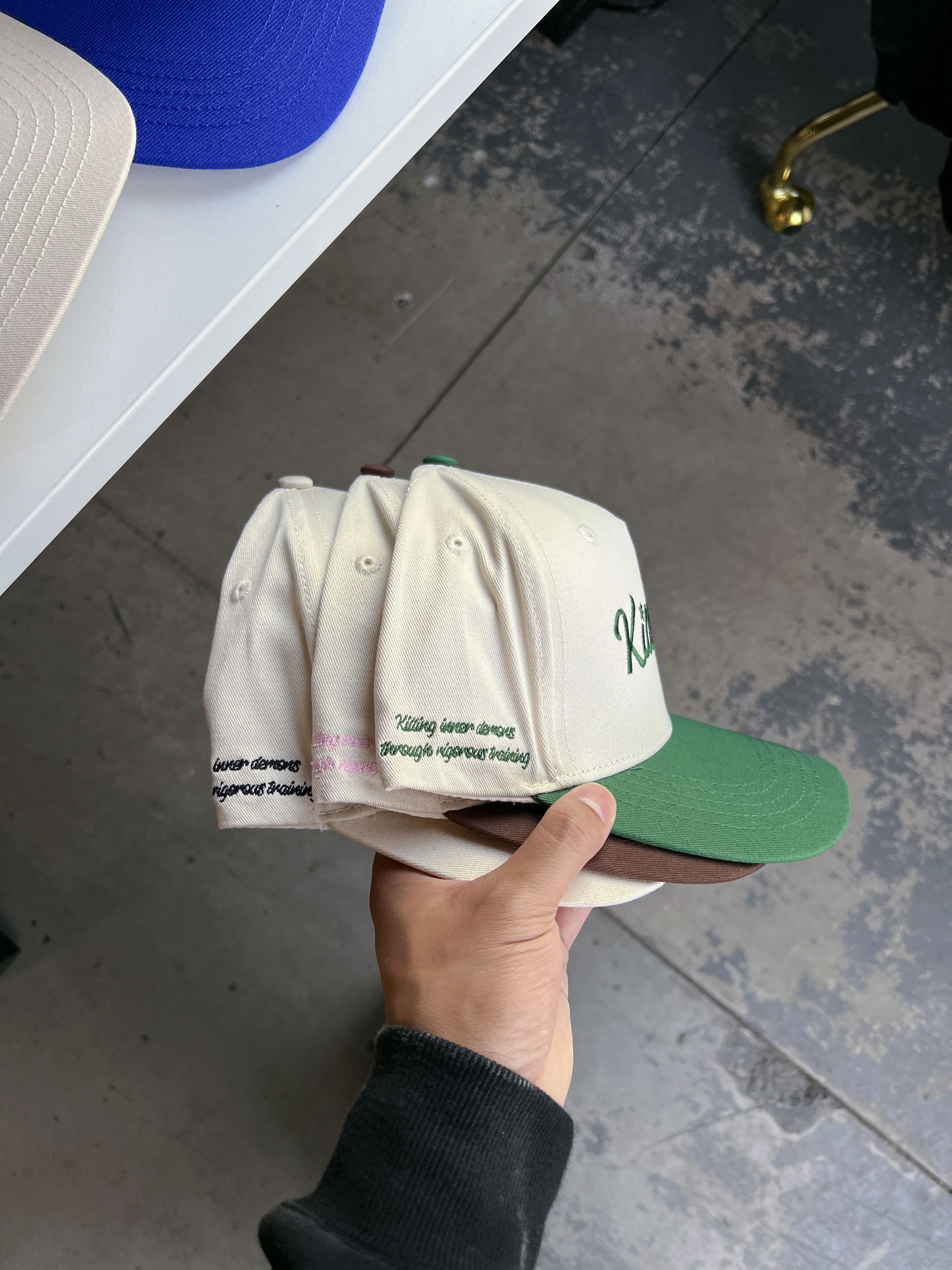 SCRIPT 5 PANEL SNAPBACK - CREAM / OLIVE - Image 3