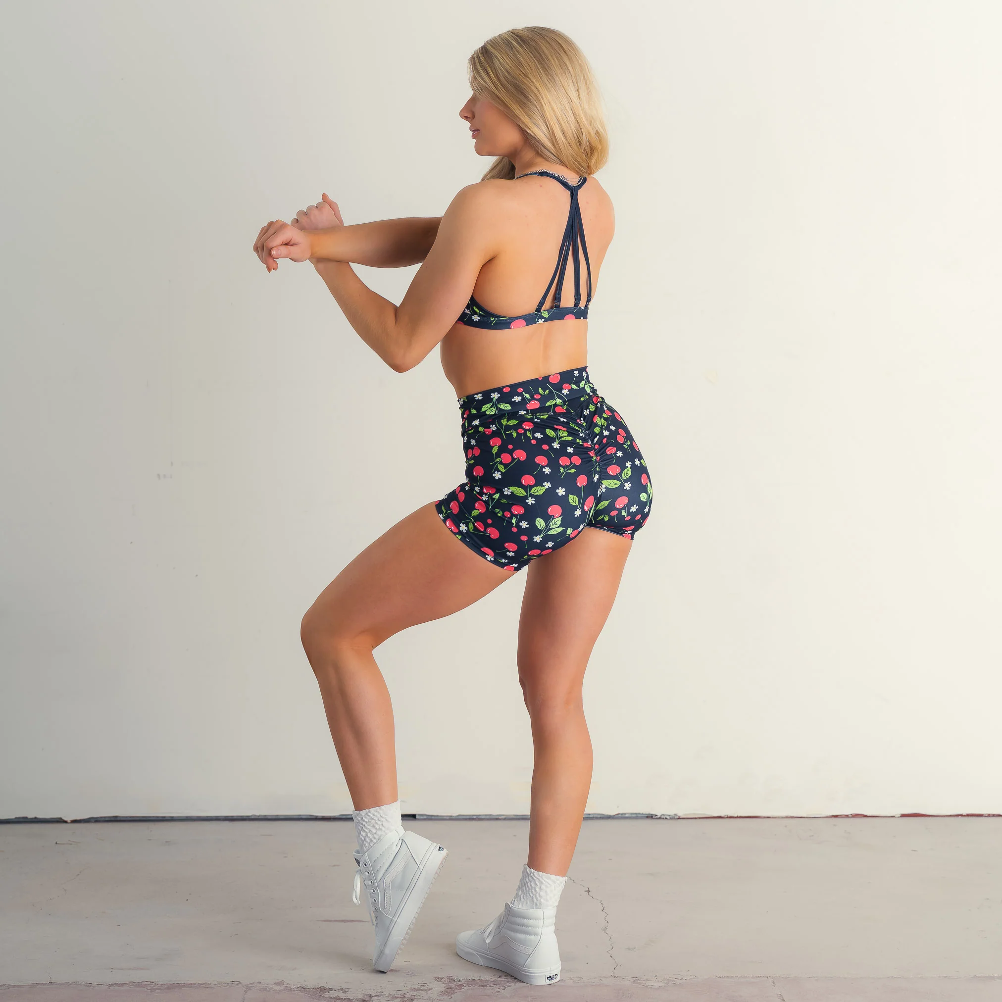 SCRUNCH BIKER SHORTS "CHERRY BOMB" - Image 4