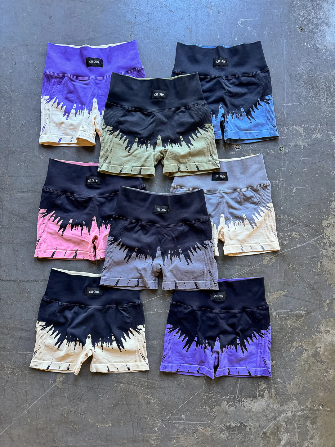 SEAMLESS SHATTER BIKER SHORTS - BLACK / ROSÉ - Image 4