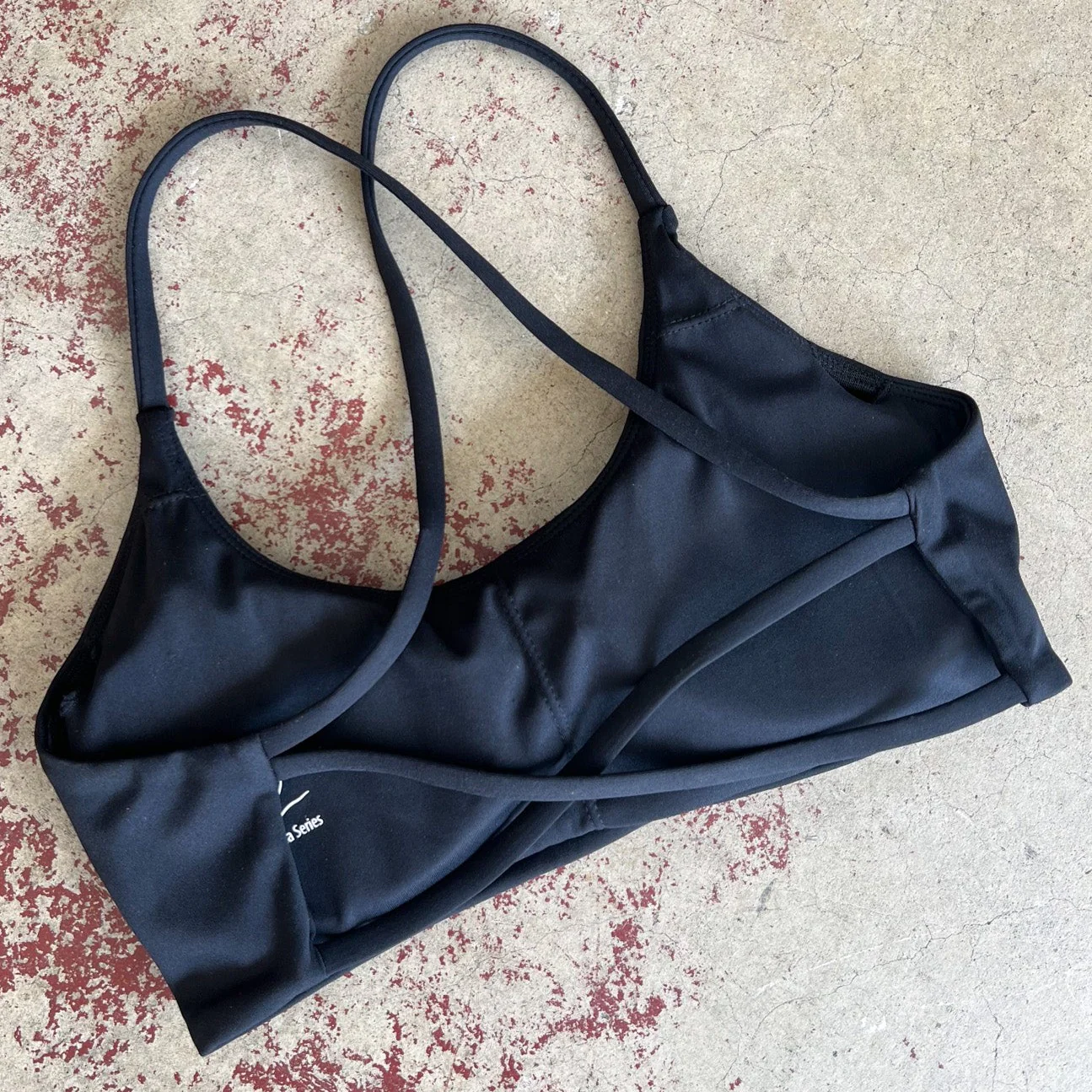 WOLF LOW SUPPORT SPORTS BRA -  BLACK / PINK - Image 4