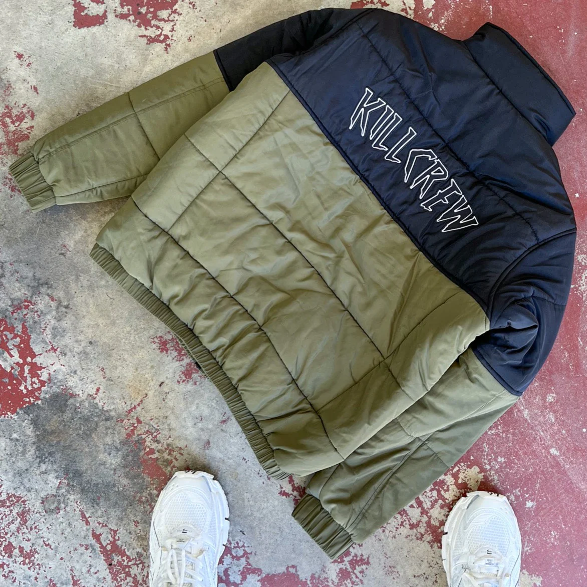 WOLF PUFFER JACKET - OLIVE / BLACK - Image 3